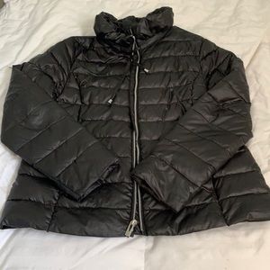 Packable puffer jacket